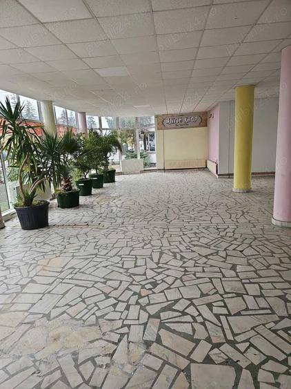Spațiu comercial, de 150 mp, în Central