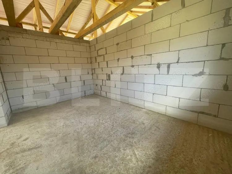 Casă cu Teren 1350 Mp în Meseșenii de Sus