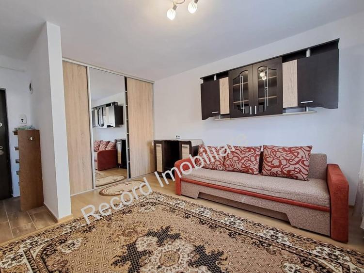 Inchiriere Apartament 1 camera, 32 mp, parcare zona Eroilor Floresti - 3