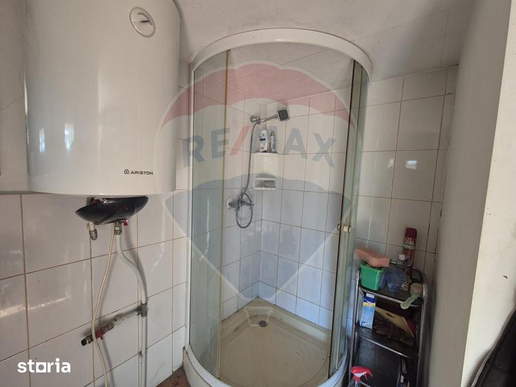 Casă cu 4 camere cu Teren 4700 Mp în Parincea
