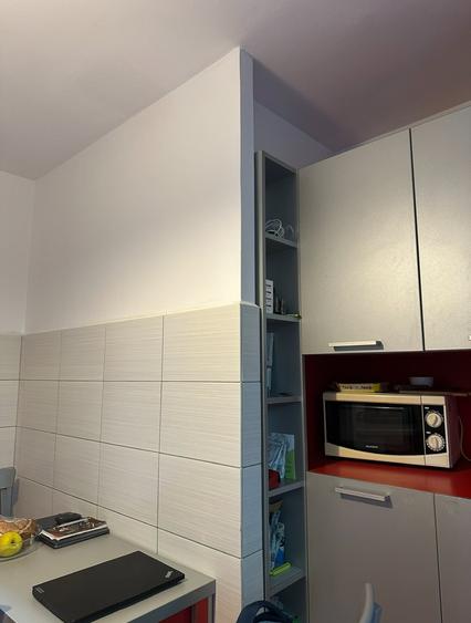Apartament cu 3 camere decomandat în Drumul Taberei
