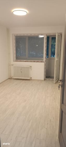 Apartament cu 3 camere în Drumul Taberei