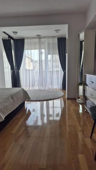 Apartament cu 4 camere decomandat în Central