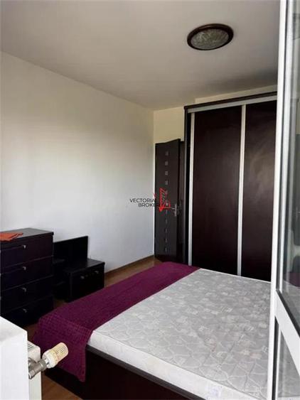 Apartament cu 3 camere decomandat în Colentina