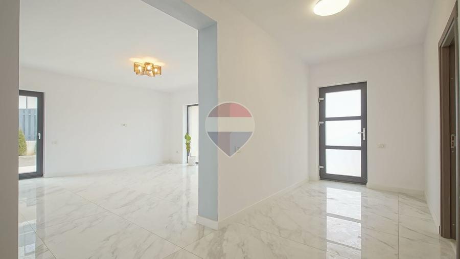 Casă individuală cu 5 camere cu Teren 400 Mp în Bunloc