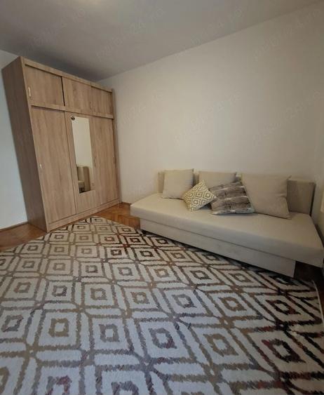 Apartament cu 3 camere decomandat în Tudor