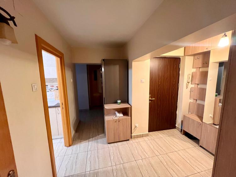 Apartament cu 3 camere decomandat în Ultracentral