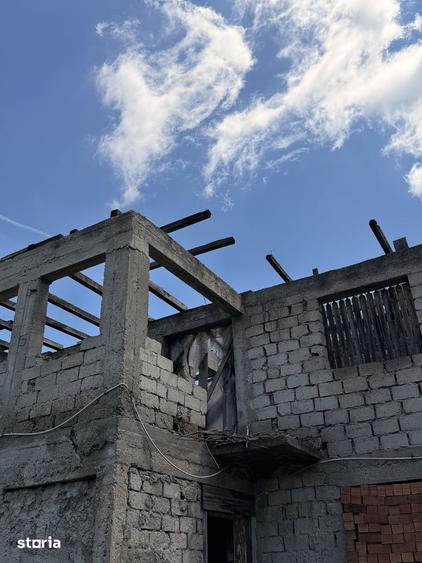 Casă cu 4 camere cu Teren 468 Mp în Mărăcineni