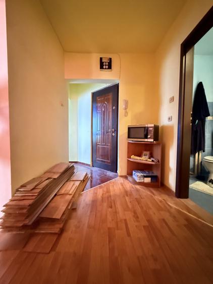 Apartament cu 3 camere decomandat în Complex Studențesc