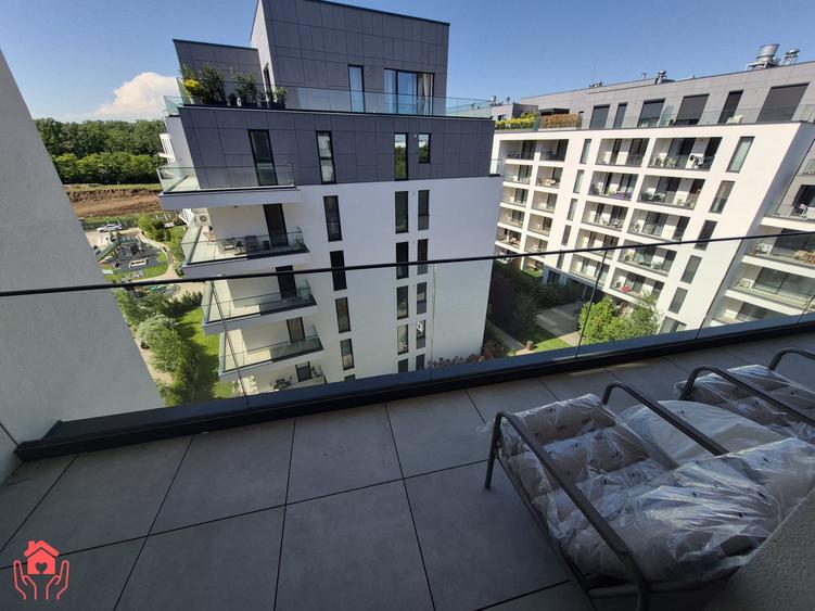 Apartament cu 2 camere semidecomandat, mobilat în Băneasa