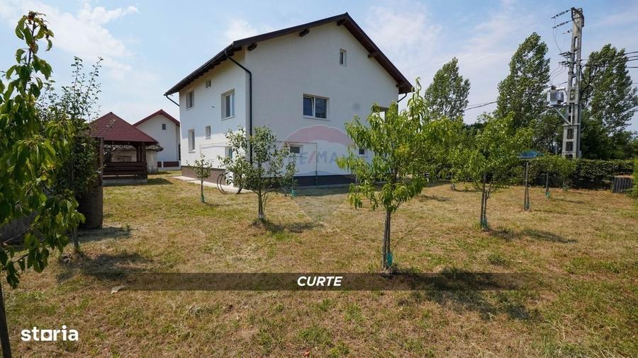 Casă cu 4 camere în Mireșu Mare