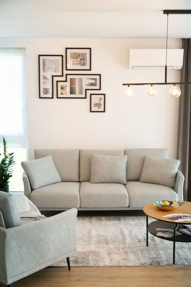 Apartament cu 3 camere decomandat în Theodor Pallady