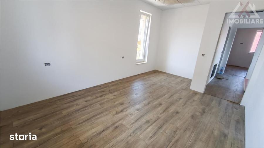 Casă cu 4 camere cu Teren 300 Mp în Valea Lupului