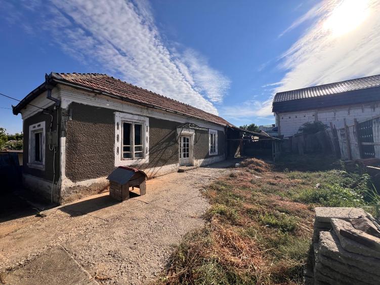 Casă cu 3 camere în Central