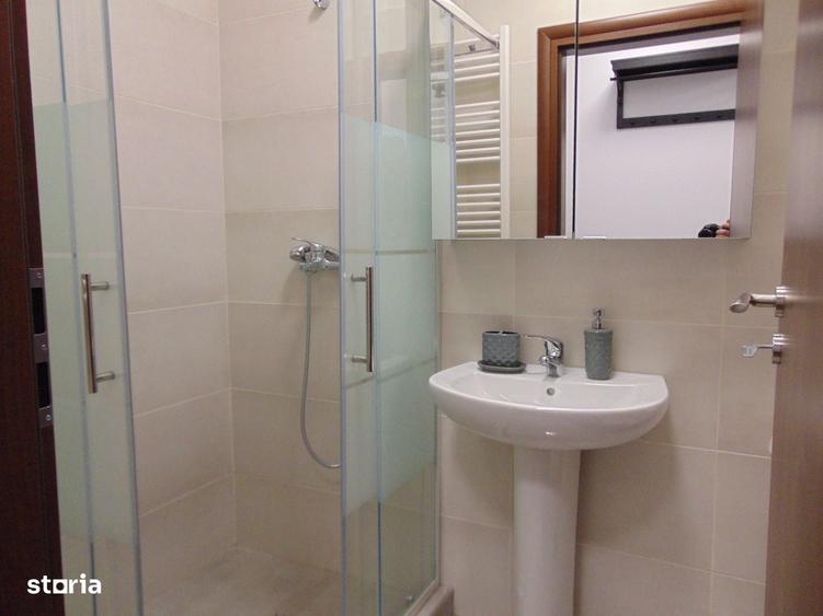 Apartament cu 3 camere semidecomandat în Politehnica