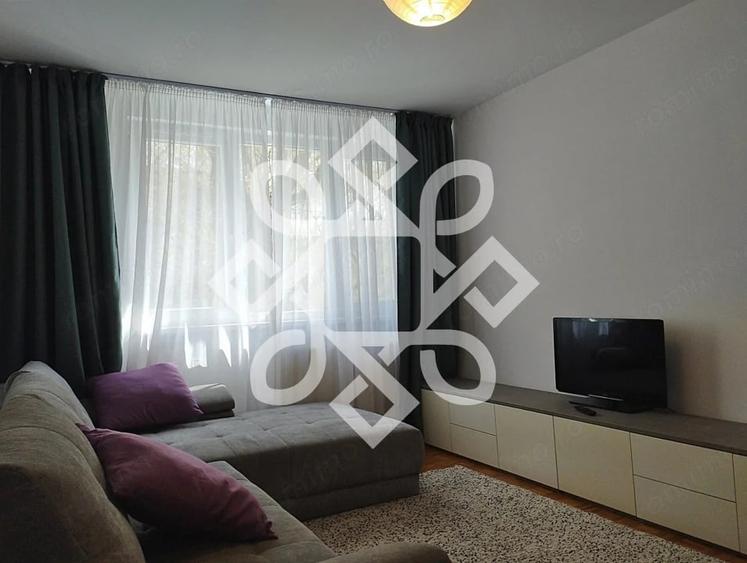 Apartament cu 3 camere semidecomandat în Rogerius