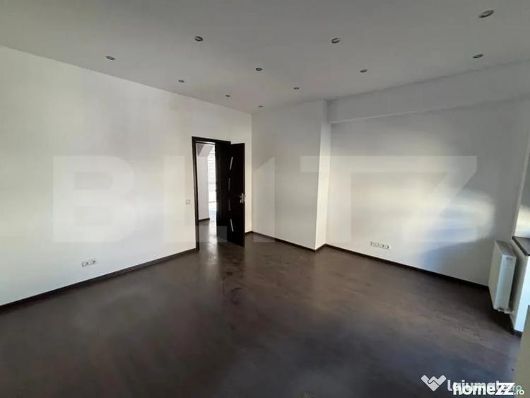Apartament cu 3 camere decomandat în Ultracentral