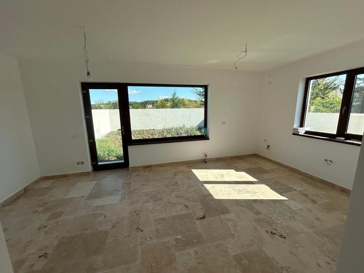 Casă cu 4 camere cu Teren 301 Mp în Corbeanca