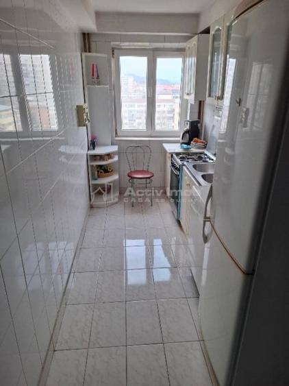 Apartament cu 4 camere decomandat în Ostroveni