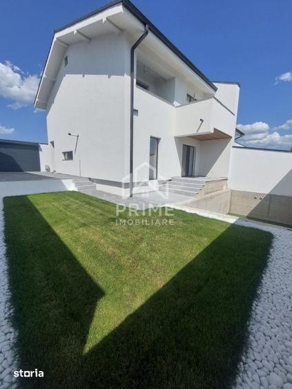 Casă cu 4 camere cu Piscina în Central