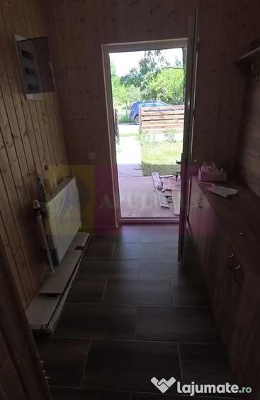 Casă cu 4 camere cu Teren 1001 Mp în Brebu