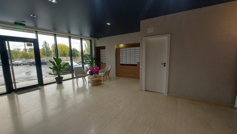 Apartament cu 2 camere decomandat, mobilat în