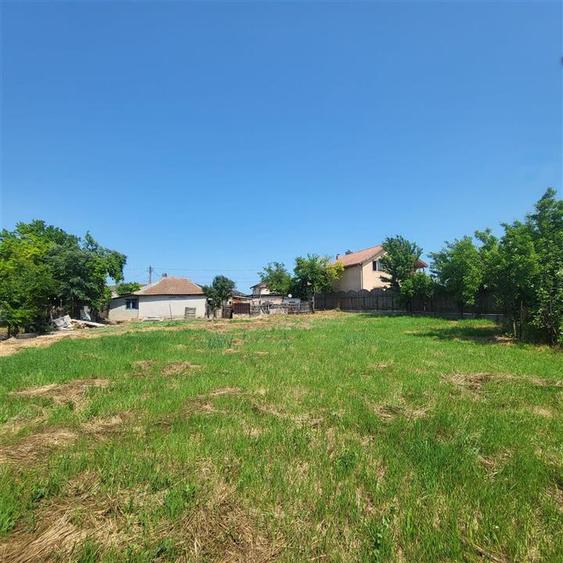 Casă cu 4 camere cu Teren 1346 Mp în Cumpăna