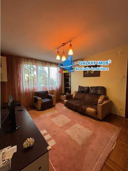Apartament cu 3 camere semidecomandat, mobilat în Dristor