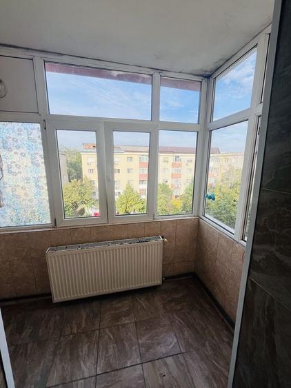 Apartament cu 3 camere decomandat în Alexandru cel Bun
