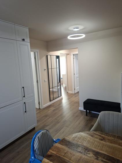Apartament cu 4 camere decomandat în Central