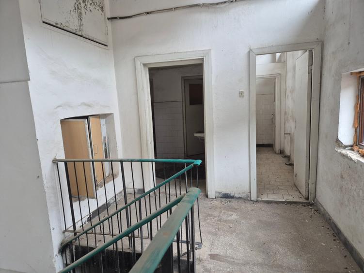 Spațiu comercial, de 500 mp, în Luncă