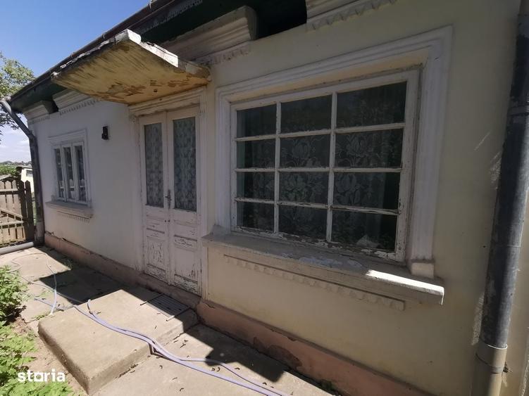 Casă cu 2 camere cu Teren 1170 Mp în Central