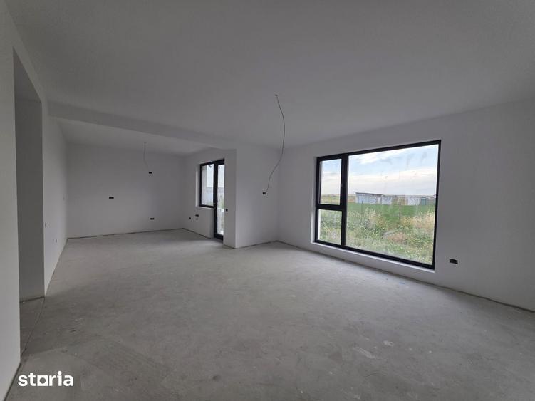 Casă cu 4 camere cu Teren 500 Mp în Stadion