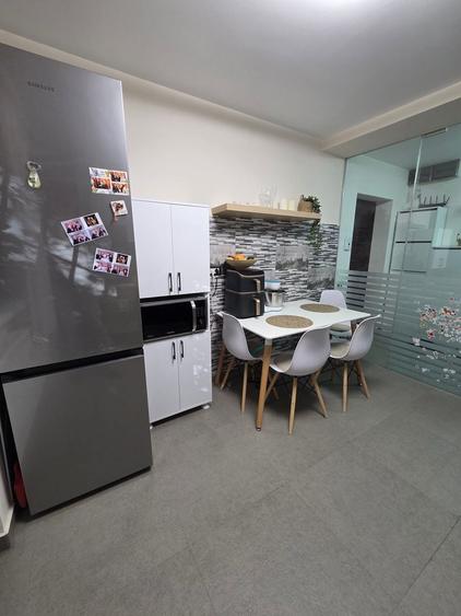 Apartament cu 3 camere decomandat, mobilat în Brâncoveanu