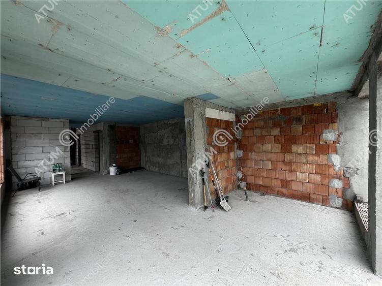 Casă cu 5 camere decomandat cu Teren 1400 Mp în Orlat