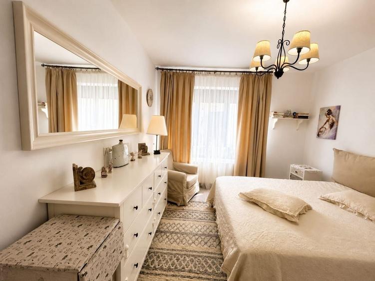 Apartament cu 2 camere, mobilat în P-ța Unirii