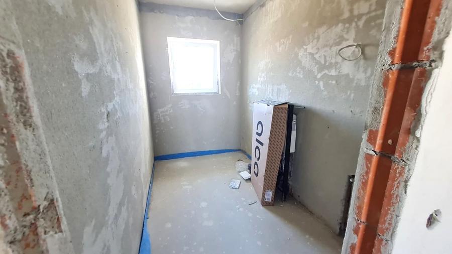 Casă cu 4 camere cu Teren 3504 Mp în Șelimbăr