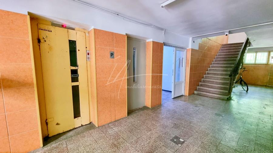 Garsonieră semidecomandată în Titan