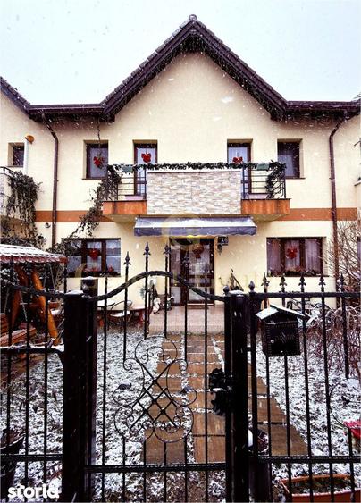 Casă cu 4 camere cu Teren 200 Mp în Central
