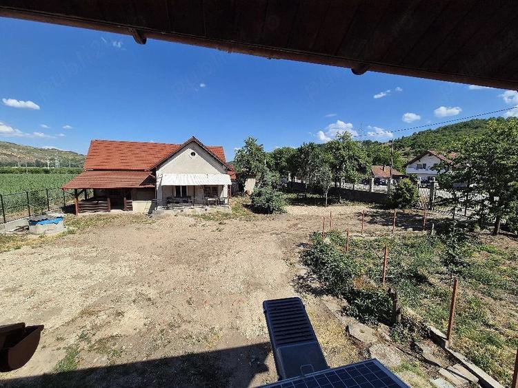 Casă cu Teren 1459 Mp în Central