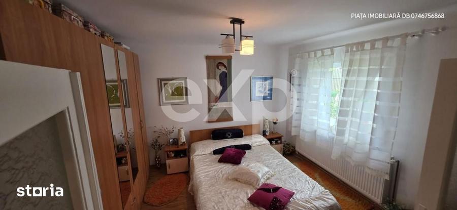 Casă cu 4 camere cu Teren 1145 Mp în