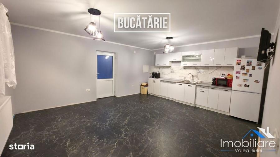 Casă cu 4 camere în Petros
