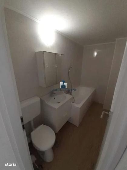 Apartament cu 3 camere decomandat în Brâncoveanu
