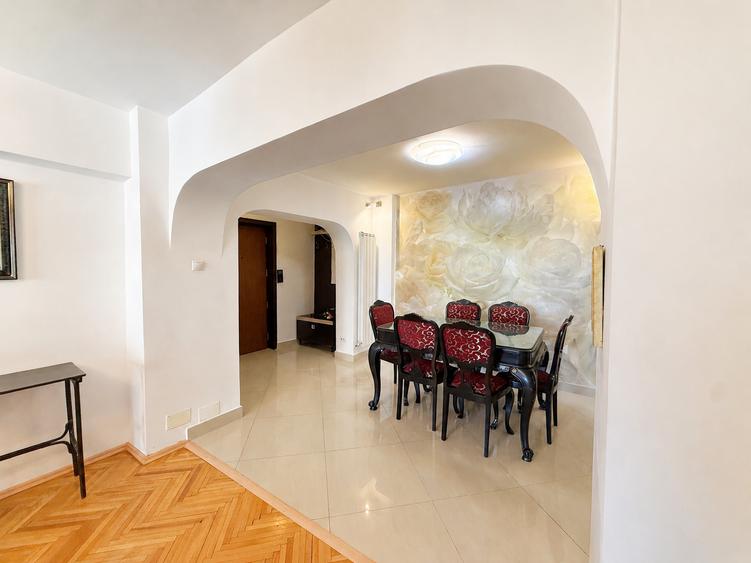 Apartament cu 4 camere decomandat în Unirii