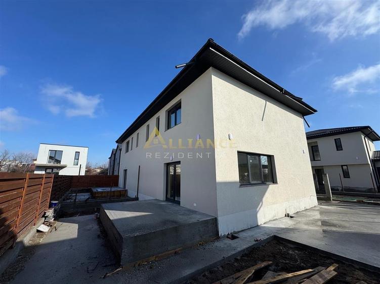 Duplex cu 4 camere cu Teren 219 Mp în Central