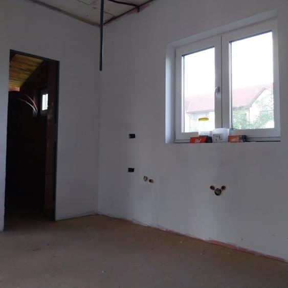Casă individuală cu 3 camere cu Teren 413 Mp în Micești
