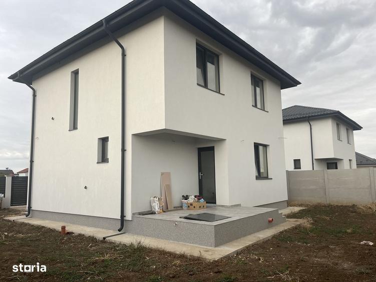 Casă cu 4 camere cu Teren 352 Mp în Berceni