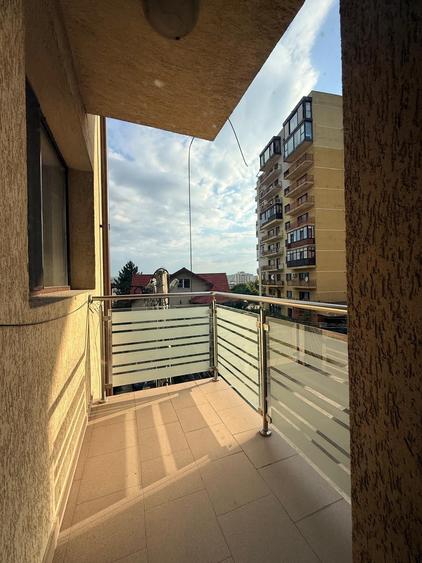 Apartament cu 2 camere semidecomandat în Centru Civic