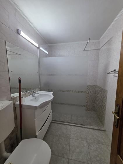 Apartament cu 3 camere decomandat în Rogerius