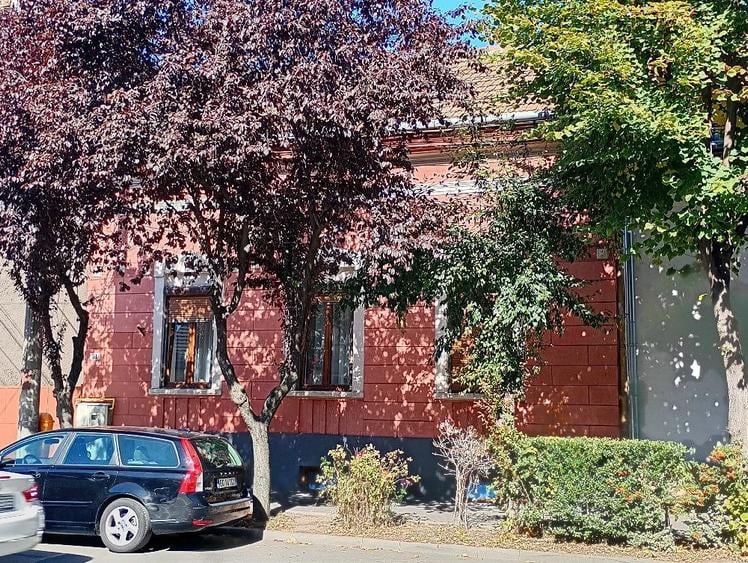 Casă cu Teren 600 Mp în Central